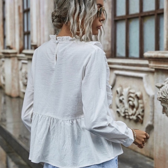 Meadow Snow Ruffle Blouse-WHITE - Picture 4 of 5